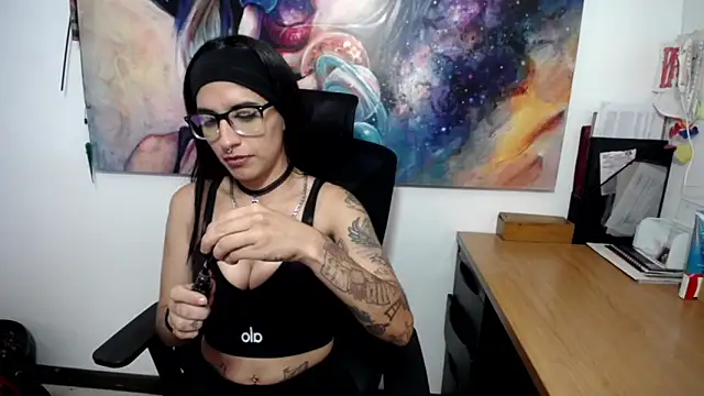 Snapshot of FRANCESCA_LOVE_ chatting on May 27, 2026, 8:05 pm FRANCESCA LOVE online show from May 27, 2026, 8:05 pm