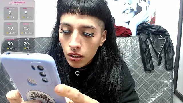 Snapshot of FRANCESCA_LOVE_ chatting on April 18, 2026, 9:26 pm FRANCESCA LOVE online show from April 18, 2026, 9:26 pm
