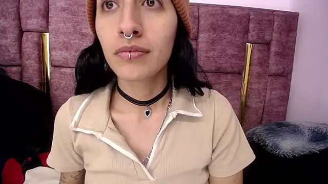 Snapshot of FRANCESCA_LOVE_ chatting on May 21, 2026, 4:21 am FRANCESCA LOVE online show from May 21, 2026, 4:21 am