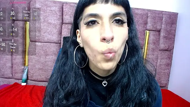 Snapshot of FRANCESCA_LOVE_ chatting on May 1, 2026, 12:32 pm FRANCESCA LOVE online show from May 1, 2026, 12:32 pm
