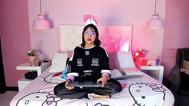 GaiaMonet online show from February 22, 2026, 8:28 am