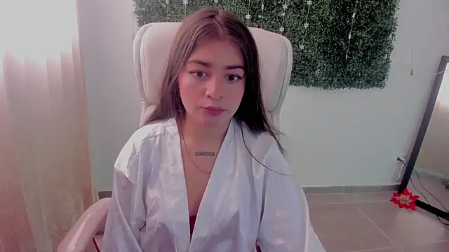Snapshot of Brunnettee_1 chatting on July 12, 2026, 4:52 pm Brunnettee 1 online show from July 12, 2026, 4:52 pm