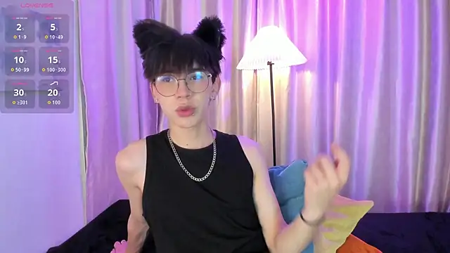 Demian Hush online show from May 15, 2026, 3:37 am