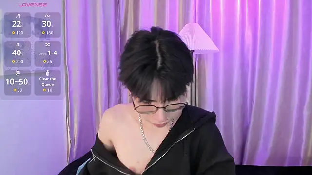 Demian Hush online show from May 7, 2026, 3:44 am