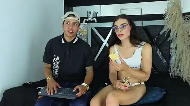 Snapshot of adrian_camii chatting on April 9, 2026, 7:03 am adrian camii online show from April 9, 2026, 7:03 am