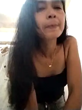 Snapshot of sweet_maxine44 chatting on April 5, 2026, 12:01 pm sweet maxine44 online show from April 5, 2026, 12:01 pm