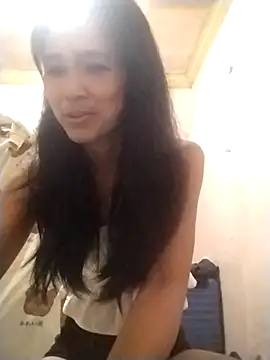 Snapshot of sweet_maxine44 chatting on April 2, 2026, 1:02 am sweet maxine44 online show from April 2, 2026, 1:02 am