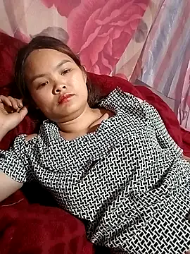 Snapshot of Luminana chatting on April 10, 2026, 4:30 am Luminana online show from April 10, 2026, 4:30 am