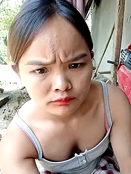 Snapshot of Luminana chatting on April 9, 2026, 4:58 am Luminana online show from April 9, 2026, 4:58 am