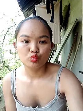 Snapshot of Luminana chatting on April 3, 2026, 4:19 am Luminana online show from April 3, 2026, 4:19 am