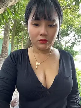 Lewd couple online show from May 23, 2026, 4:00 am