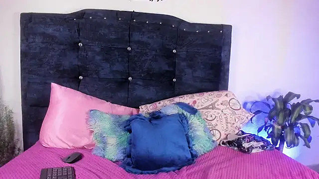 sexy diablaa online show from March 2, 2026, 5:08 am