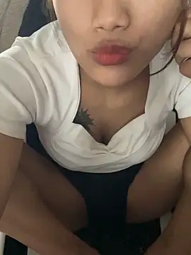 Snapshot of -Nuna- chatting on March 8, 2026, 7:22 am -Nuna- online show from March 8, 2026, 7:22 am