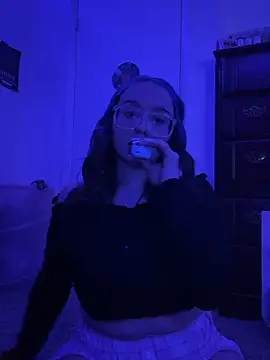 Snapshot of mommynxttie chatting on February 27, 2026, 8:14 am mommynxttie online show from February 27, 2026, 8:14 am