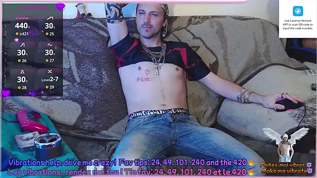 Snapshot of SwatRocShy chatting on April 23, 2026, 6:09 am SwatRocShy online show from April 23, 2026, 6:09 am