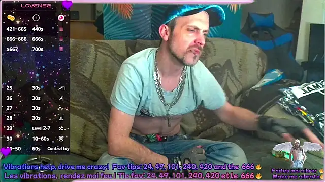 Snapshot of SwatRocShy chatting on March 3, 2026, 6:59 pm SwatRocShy online show from March 3, 2026, 6:59 pm