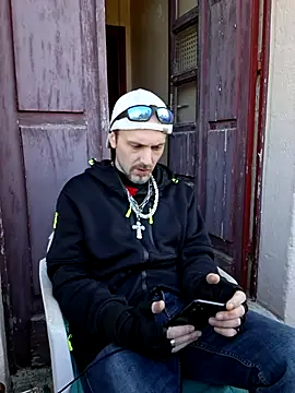 Snapshot of SwatRocShy chatting on March 15, 2026, 7:48 am SwatRocShy online show from March 15, 2026, 7:48 am