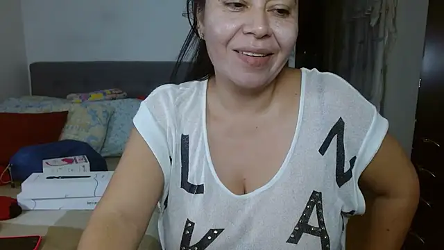 Snapshot of Karo_sexy chatting on February 24, 2025, 4:49 am Karo sexy online show from February 24, 2025, 4:49 am