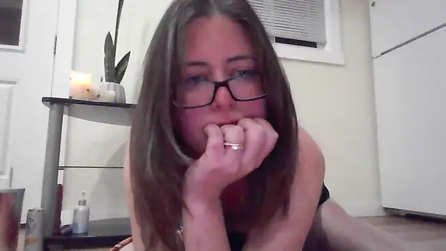 Naomi Blaire online show from February 6, 2026, 10:55 am