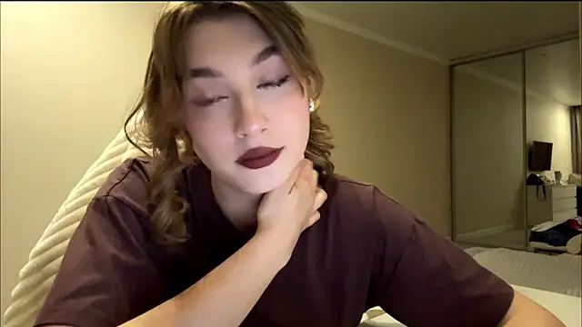 ElliKrovel online show from February 15, 2026, 2:05 pm