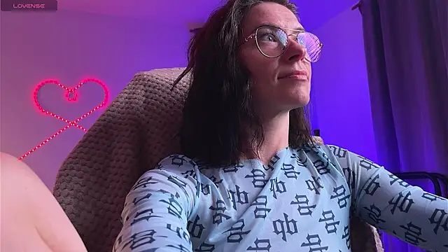 Snapshot of Katy_Kar chatting on April 1, 2026, 7:33 pm Katy Kar online show from April 1, 2026, 7:33 pm