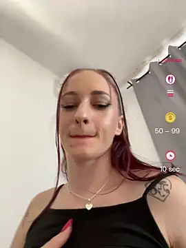 Roxyfoxyyy online show from July 6, 2026, 7:48 am