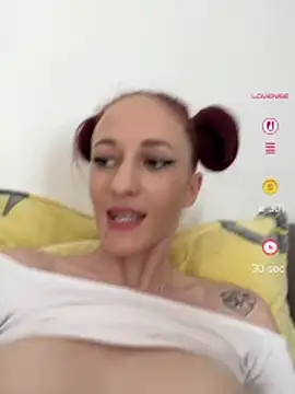 Roxyfoxyyy online show from July 3, 2026, 7:37 am