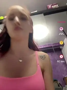 Roxyfoxyyy online show from July 10, 2026, 10:43 pm