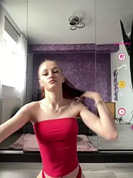 Roxyfoxyyy online show from May 19, 2026, 6:20 am