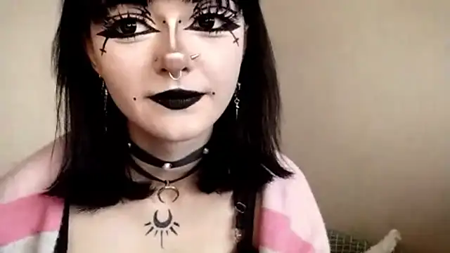 Snapshot of SmilingPatent chatting on February 16, 2026, 1:10 pm SmilingPatent online show from February 16, 2026, 1:10 pm