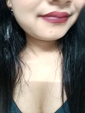 Snapshot of EliraMoon chatting on March 10, 2026, 7:40 pm EliraMoon online show from March 10, 2026, 7:40 pm