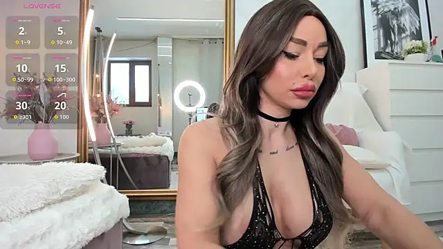 Snapshot of ElinaMoon_ chatting on February 22, 2026, 7:22 am ElinaMoon online show from February 22, 2026, 7:22 am