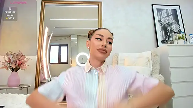 Snapshot of ElinaMoon_ chatting on February 27, 2026, 7:08 am ElinaMoon online show from February 27, 2026, 7:08 am