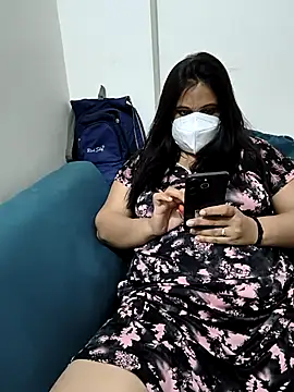 Snapshot of Siya__499 chatting on February 18, 2026, 2:24 pm Siya 499 online show from February 18, 2026, 2:24 pm