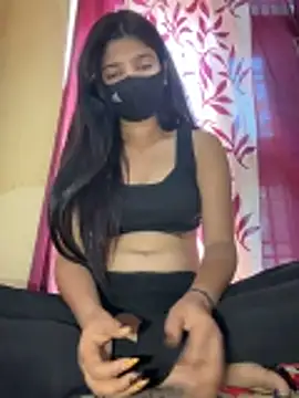 Cutedesigirl online show from April 11, 2026, 8:40 am