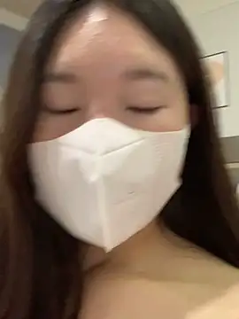 Rin-yiyi online show from February 10, 2026, 2:43 am