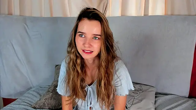 Snapshot of OnyxViper chatting on April 15, 2026, 7:03 am OnyxViper online show from April 15, 2026, 7:03 am