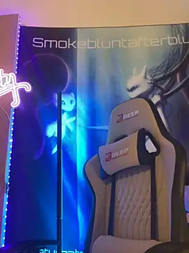 Snapshot of Smokebluntafterblunt chatting on February 25, 2026, 1:28 am Smokebluntafterblunt online show from February 25, 2026, 1:28 am