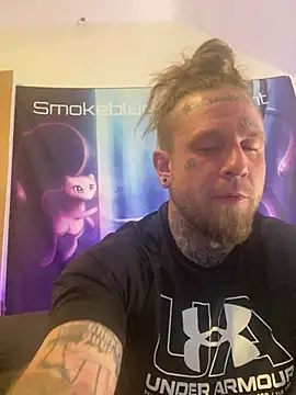Snapshot of Smokebluntafterblunt chatting on May 4, 2026, 12:03 am Smokebluntafterblunt online show from May 4, 2026, 12:03 am