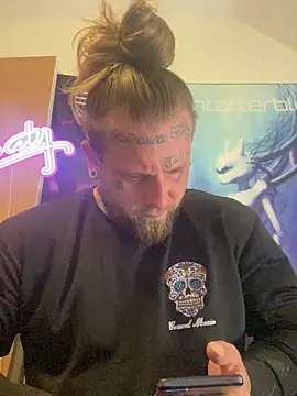 Snapshot of Smokebluntafterblunt chatting on May 22, 2026, 10:35 am Smokebluntafterblunt online show from May 22, 2026, 10:35 am