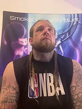 Snapshot of Smokebluntafterblunt chatting on April 28, 2026, 3:22 am Smokebluntafterblunt online show from April 28, 2026, 3:22 am