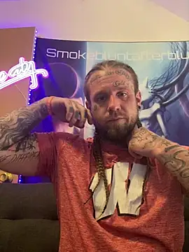 Snapshot of Smokebluntafterblunt chatting on April 22, 2026, 2:40 am Smokebluntafterblunt online show from April 22, 2026, 2:40 am
