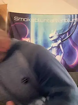 Snapshot of Smokebluntafterblunt chatting on May 11, 2026, 2:56 pm Smokebluntafterblunt online show from May 11, 2026, 2:56 pm