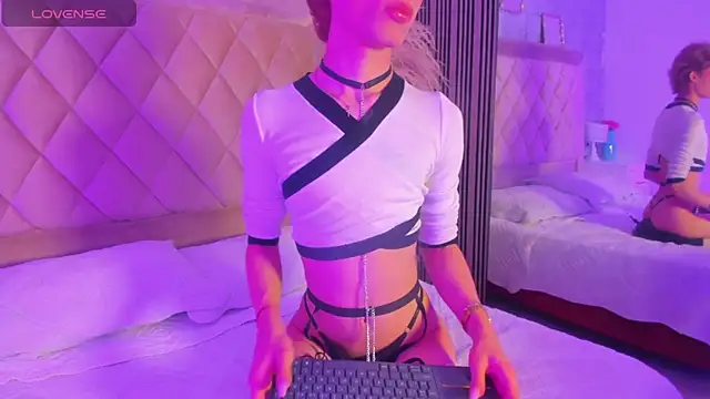 Snapshot of AngelDoll_1 chatting on April 5, 2026, 6:42 am AngelDoll 1 online show from April 5, 2026, 6:42 am