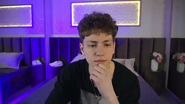 Snapshot of StefanBev chatting on March 27, 2026, 7:48 pm StefanBev online show from March 27, 2026, 7:48 pm