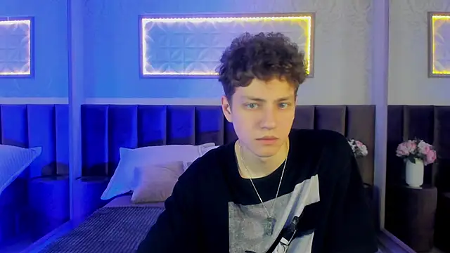 Snapshot of StefanBev chatting on February 28, 2026, 8:30 pm StefanBev online show from February 28, 2026, 8:30 pm