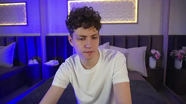 Snapshot of StefanBev chatting on March 30, 2026, 8:21 pm StefanBev online show from March 30, 2026, 8:21 pm