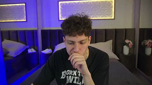 Snapshot of StefanBev chatting on March 19, 2026, 8:09 pm StefanBev online show from March 19, 2026, 8:09 pm