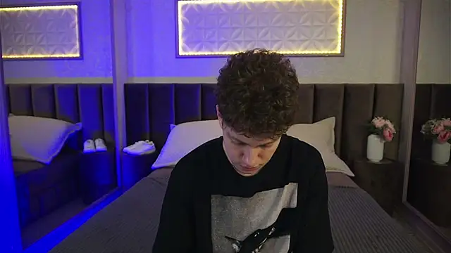 Snapshot of StefanBev chatting on March 18, 2026, 7:48 pm StefanBev online show from March 18, 2026, 7:48 pm