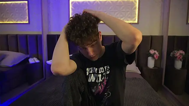 Snapshot of StefanBev chatting on March 22, 2026, 7:48 pm StefanBev online show from March 22, 2026, 7:48 pm